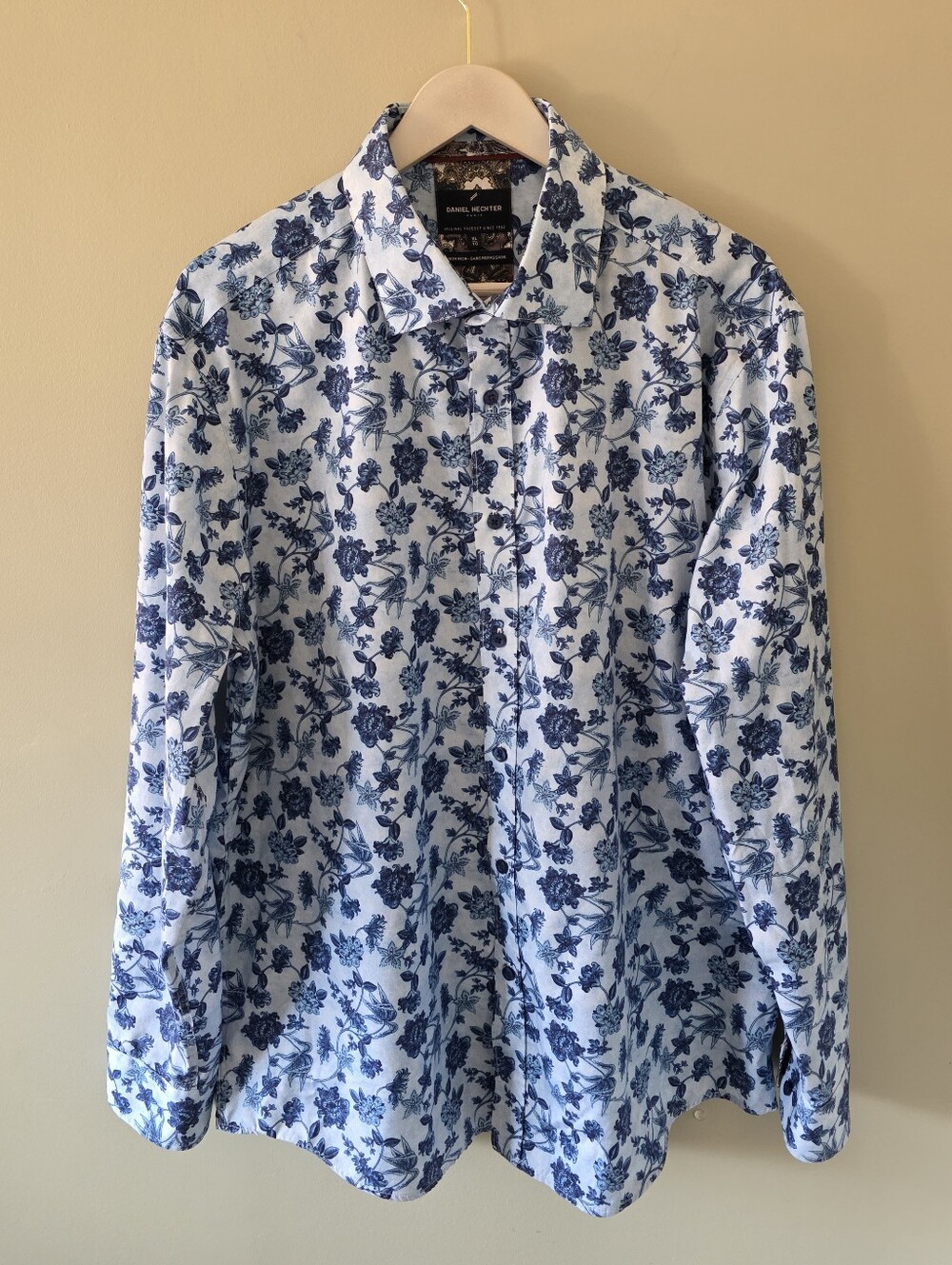 NWOT Daniel Hechter Paris XL Blue White Botanical Paisley Non Iron Dress Shirt